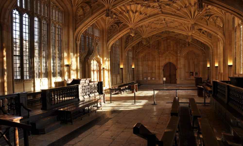 Bodleian-Library-Divinity-School-University-of-Oxford - Footprints Tours