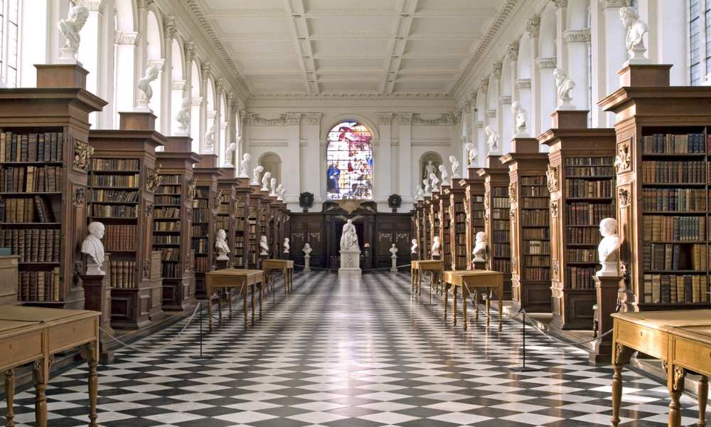 Ultimate Guide To The Wren Library Footprints Tours