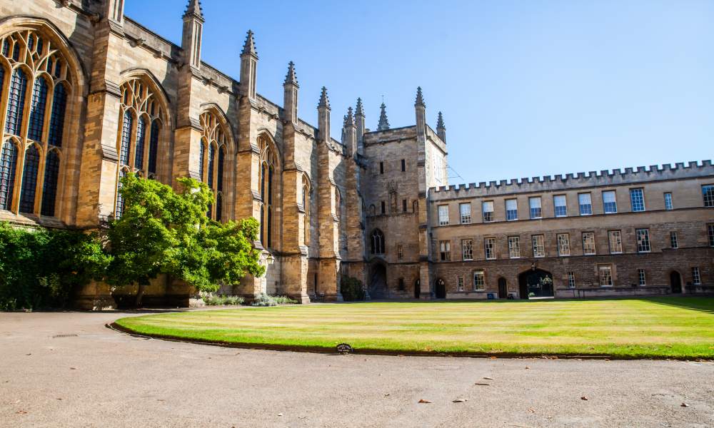 Oxford University & City Walking Tour - With Oxford Students