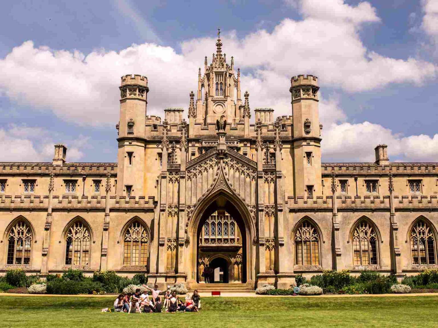 Best Colleges to visit at Cambridge University Footprints Tours