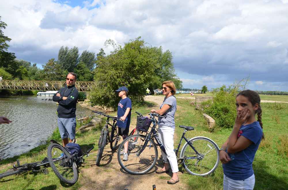 Oxford Bike Tour Group at Meadow