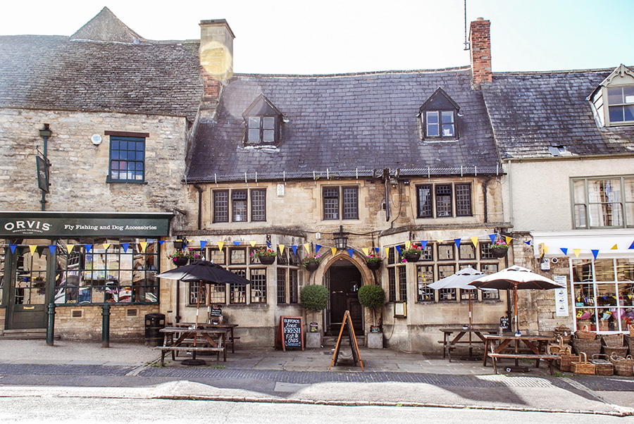 Cotswolds-Burford-high-street